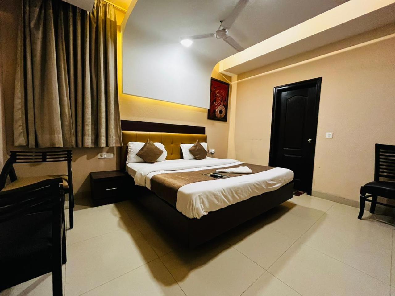 Hotel Mvr Stay By Admire Inn Нойда Экстерьер фото